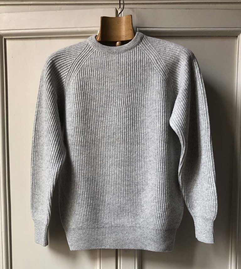 earl grey super geelong pure lambswool round neck sweater made in italy ...