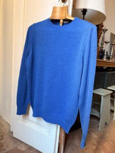 cashmere jersey roundneck single strand set-in sleeve blue